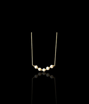 Arched Pearly Necklace